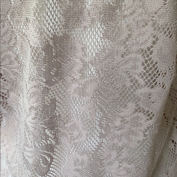 LACE BACK TOP - Picture 6 of 7